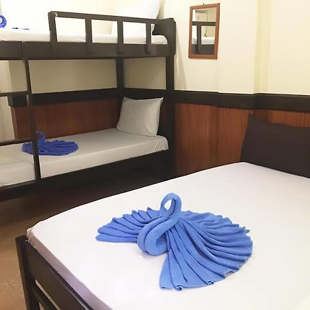 Хостел Travellers Pad Boracay Balabag  Екстер'єр фото