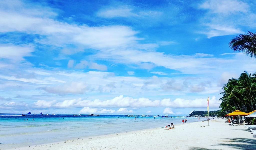 Хостел Travellers Pad Boracay Balabag  Екстер'єр фото