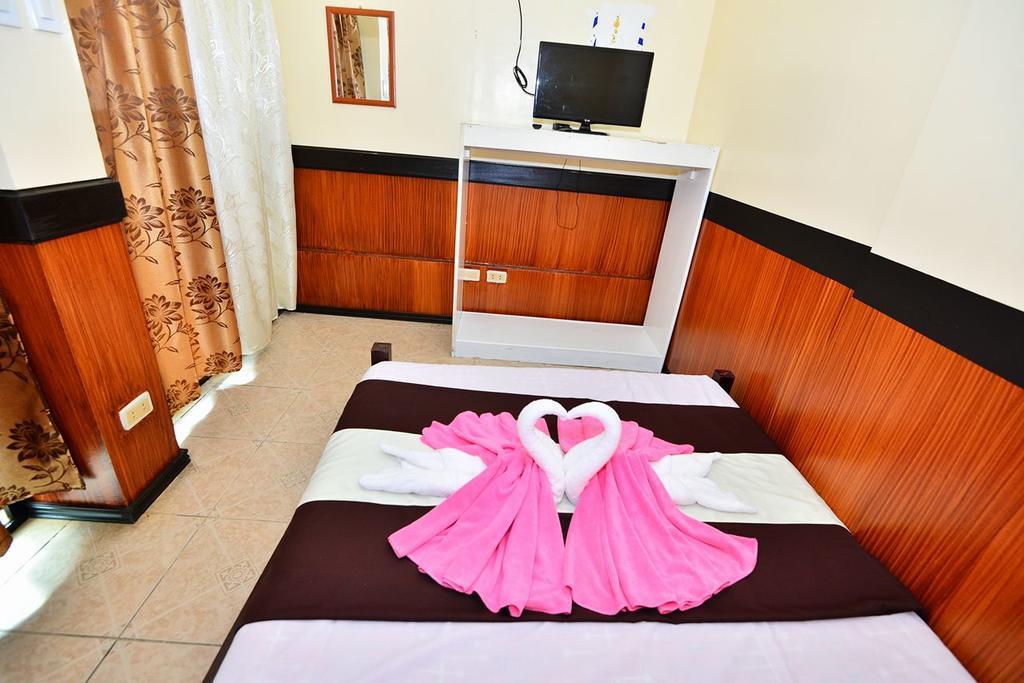 Хостел Travellers Pad Boracay Balabag  Екстер'єр фото