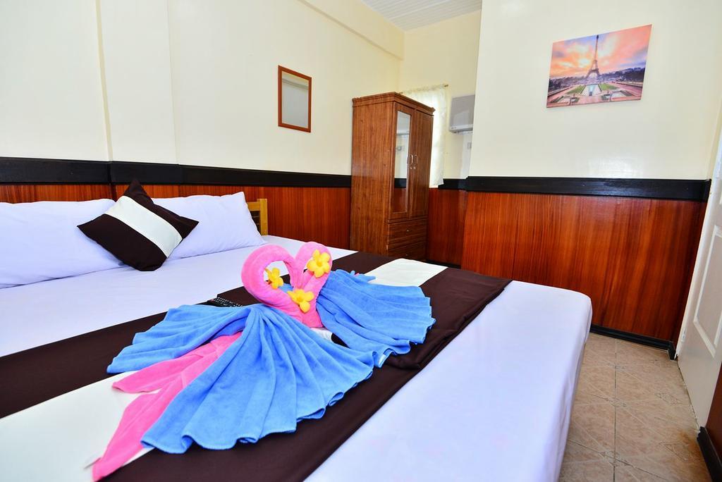 Хостел Travellers Pad Boracay Balabag  Екстер'єр фото