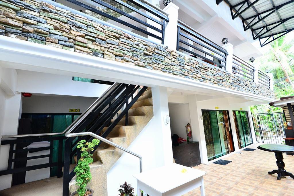 Хостел Travellers Pad Boracay Balabag  Екстер'єр фото