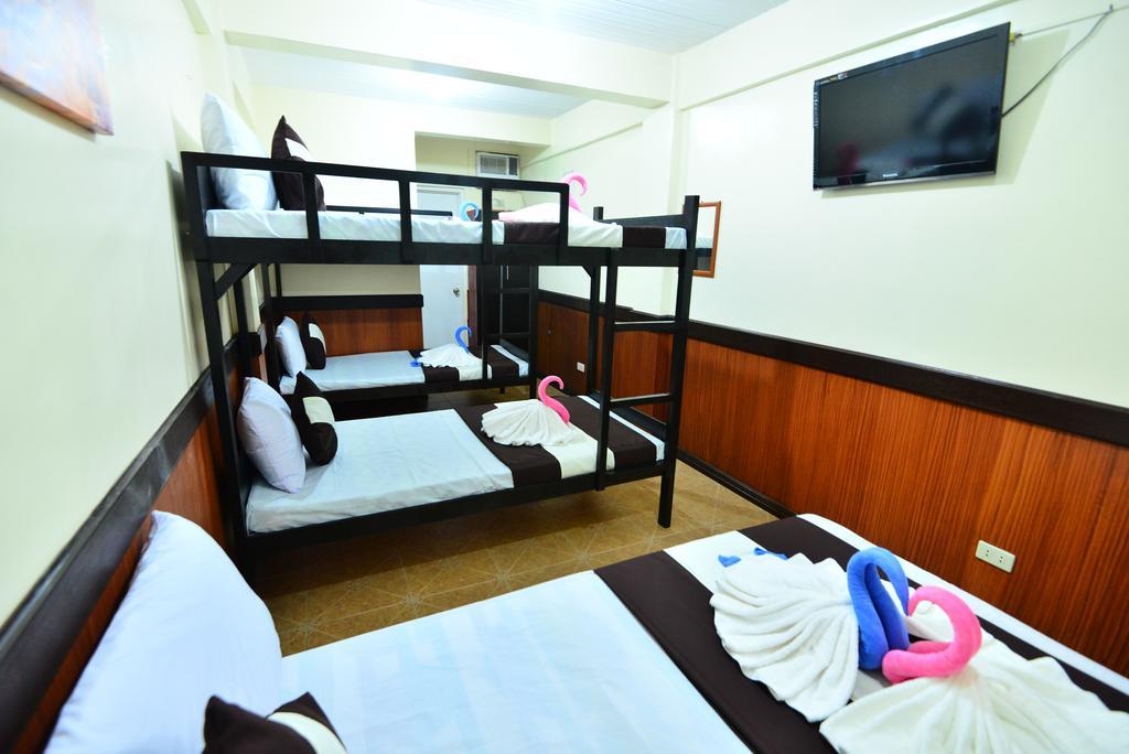 Хостел Travellers Pad Boracay Balabag  Екстер'єр фото