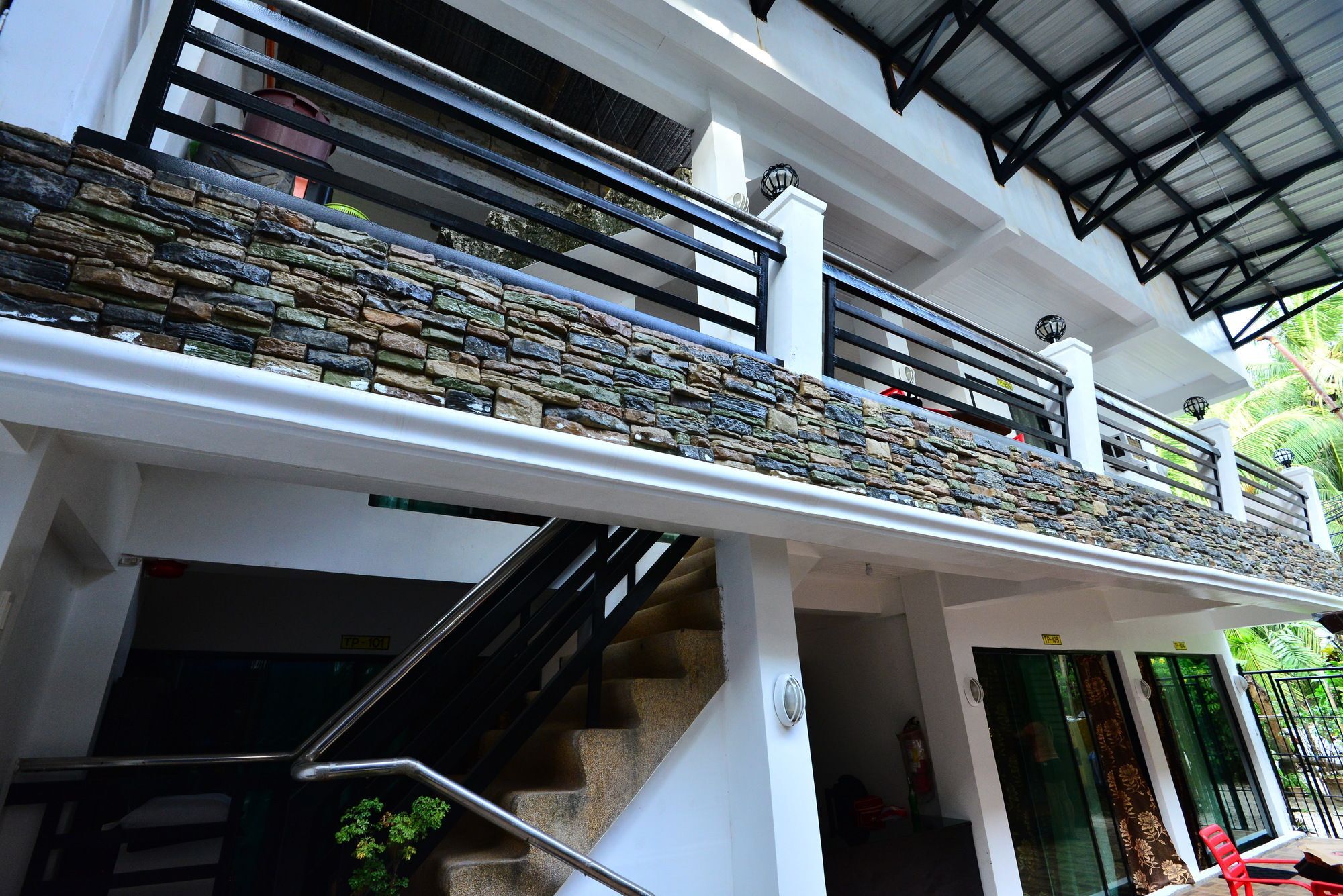 Хостел Travellers Pad Boracay Balabag  Екстер'єр фото