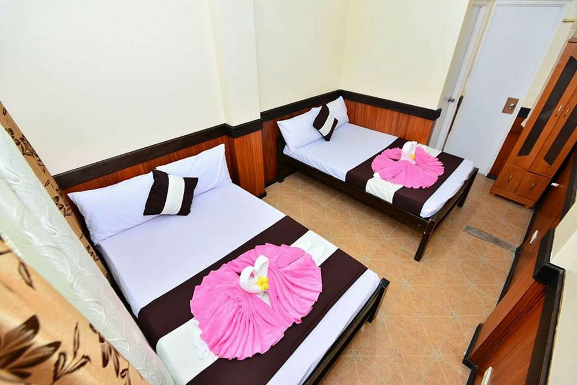 Хостел Travellers Pad Boracay Balabag  Екстер'єр фото